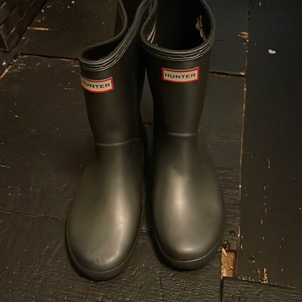 Girls metallic Gray Size 2 Hunter